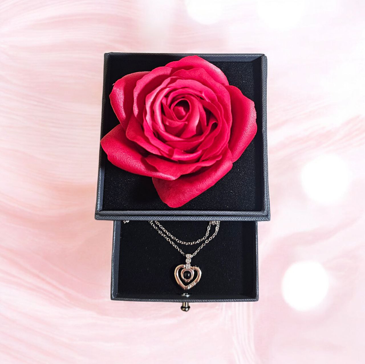 שרשת לב עם פרח